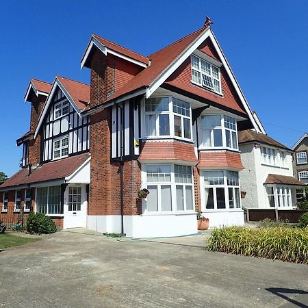 클랙톤온씨 The Old Surgery B&B 외부 사진
