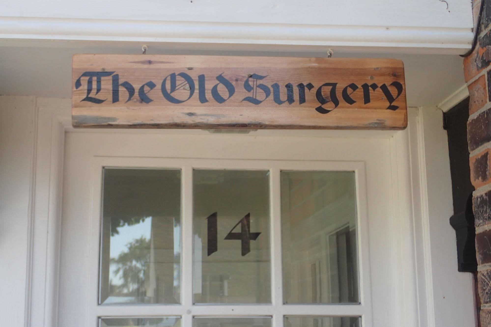 클랙톤온씨 The Old Surgery B&B 외부 사진